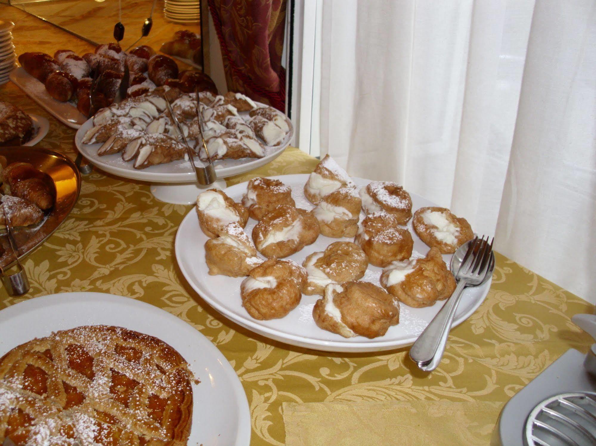 Del Centro Hotel 3*